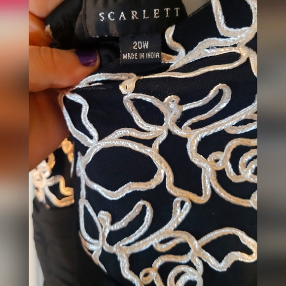 Black and White Gown - Picture 4 of 5